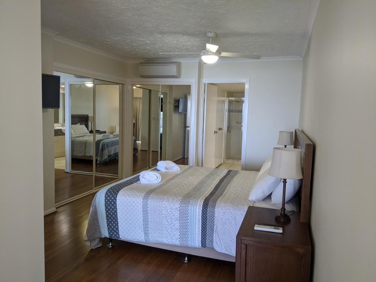 Moorings Beach Resort Caloundra Bagian luar foto