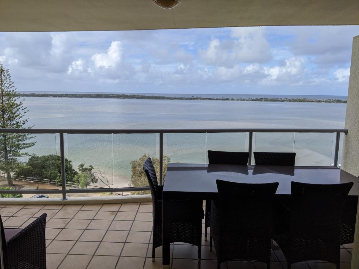 Moorings Beach Resort Caloundra Bagian luar foto