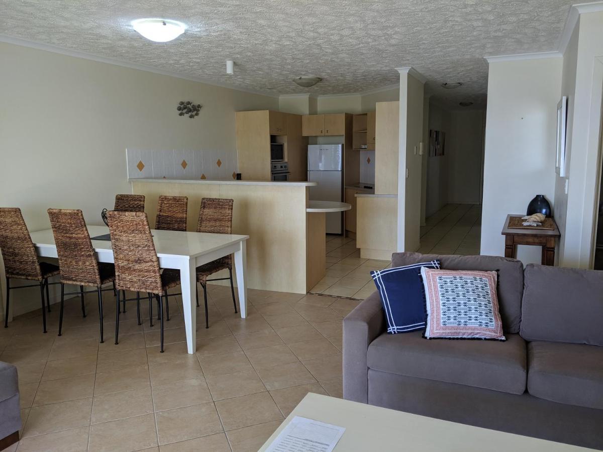 Moorings Beach Resort Caloundra Bagian luar foto