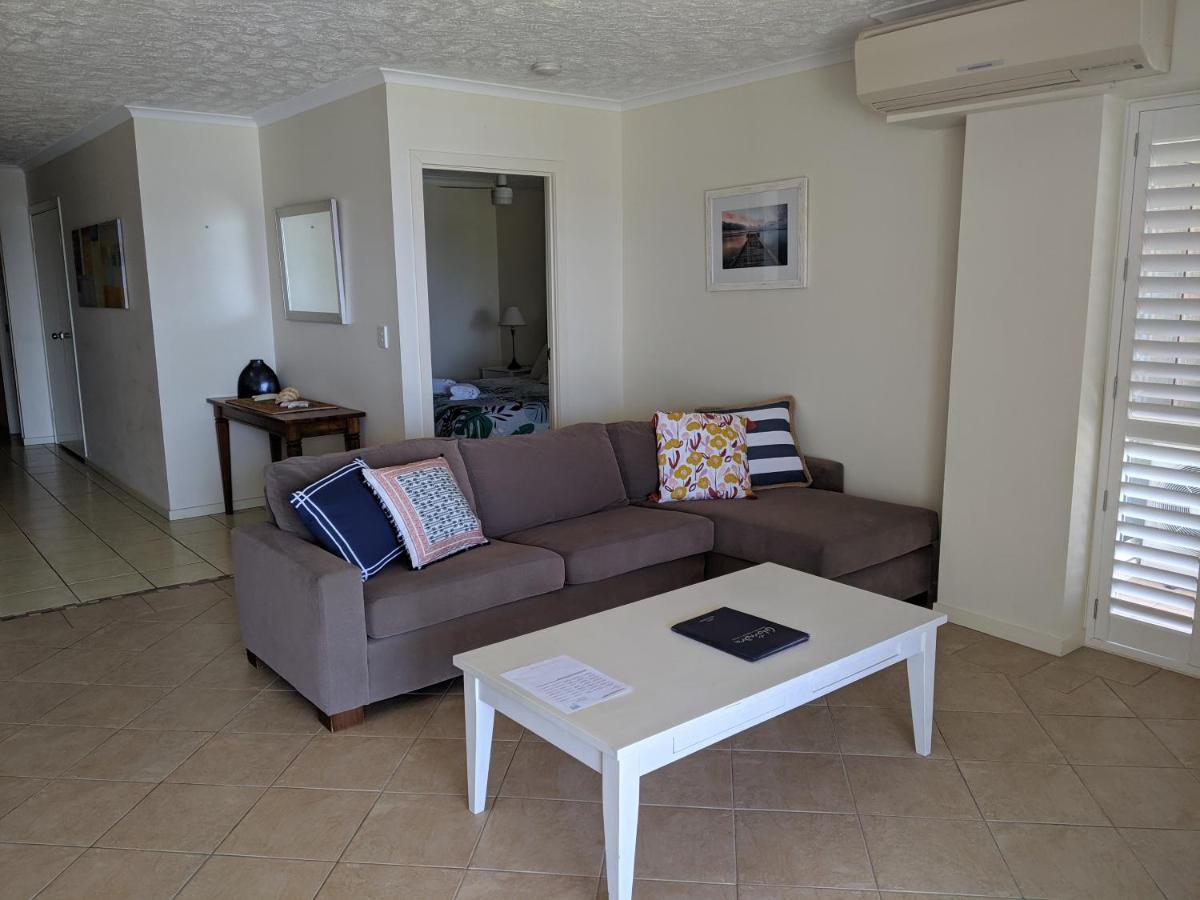 Moorings Beach Resort Caloundra Bagian luar foto