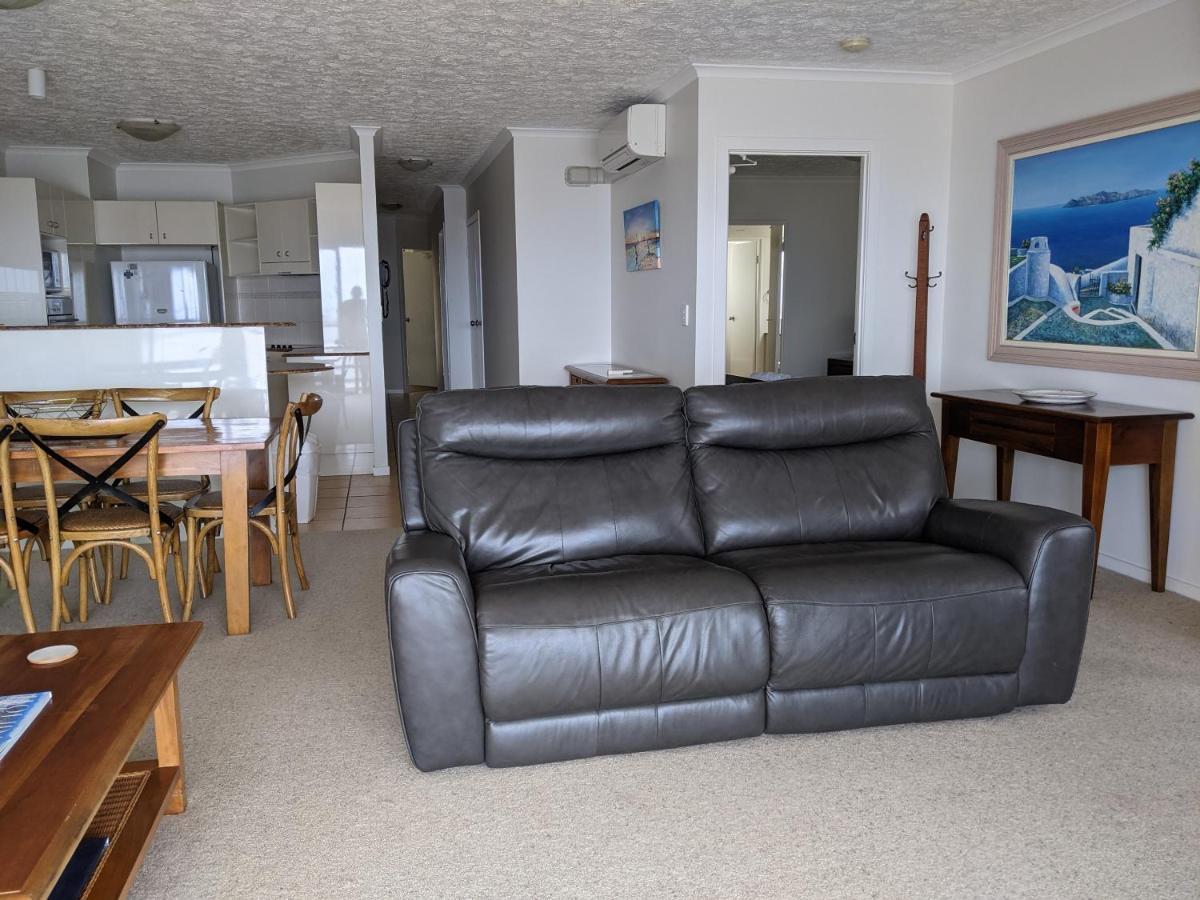 Moorings Beach Resort Caloundra Bagian luar foto