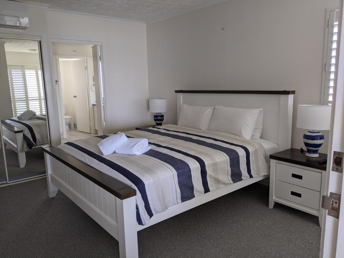Moorings Beach Resort Caloundra Bagian luar foto