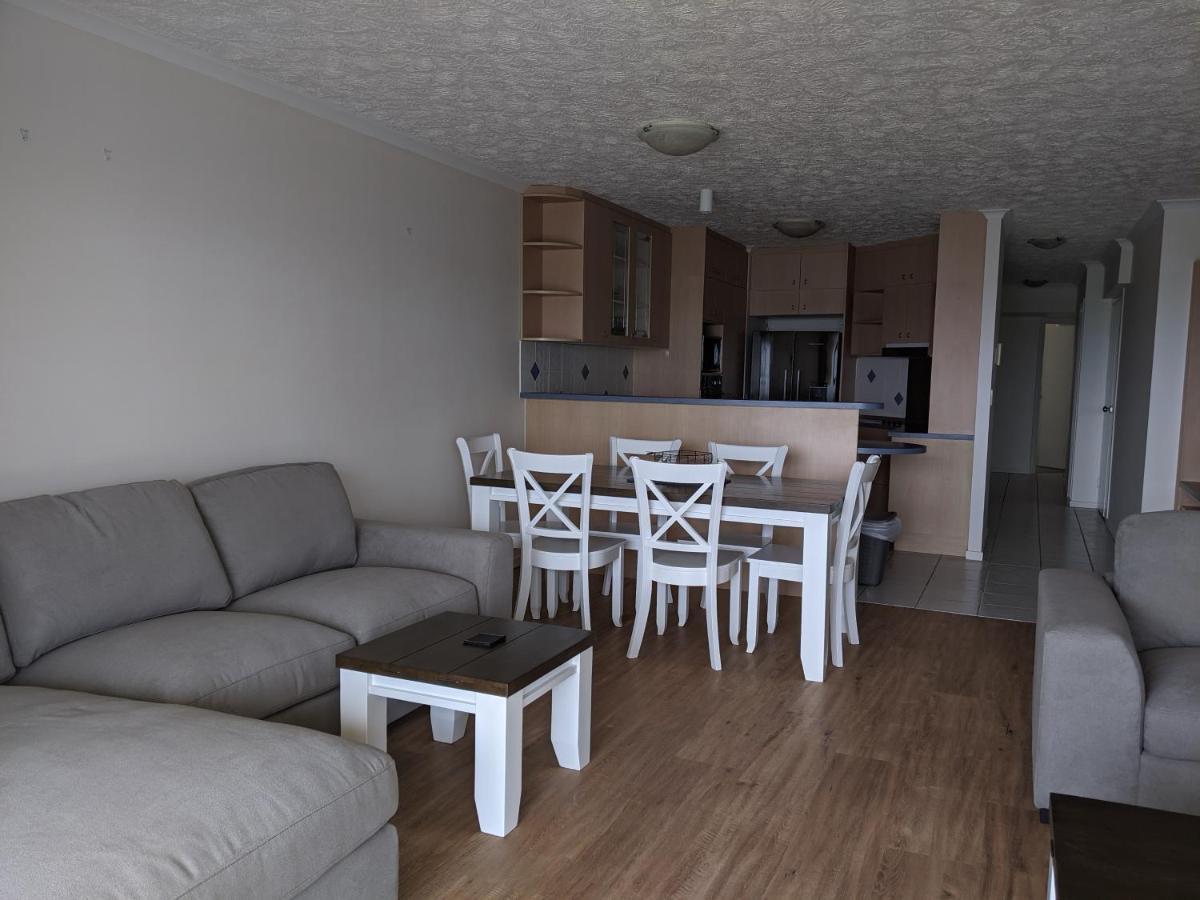 Moorings Beach Resort Caloundra Bagian luar foto
