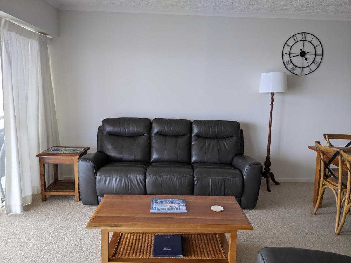 Moorings Beach Resort Caloundra Bagian luar foto