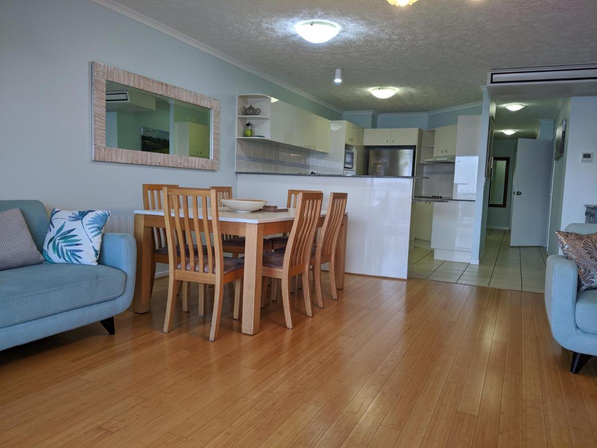Moorings Beach Resort Caloundra Bagian luar foto
