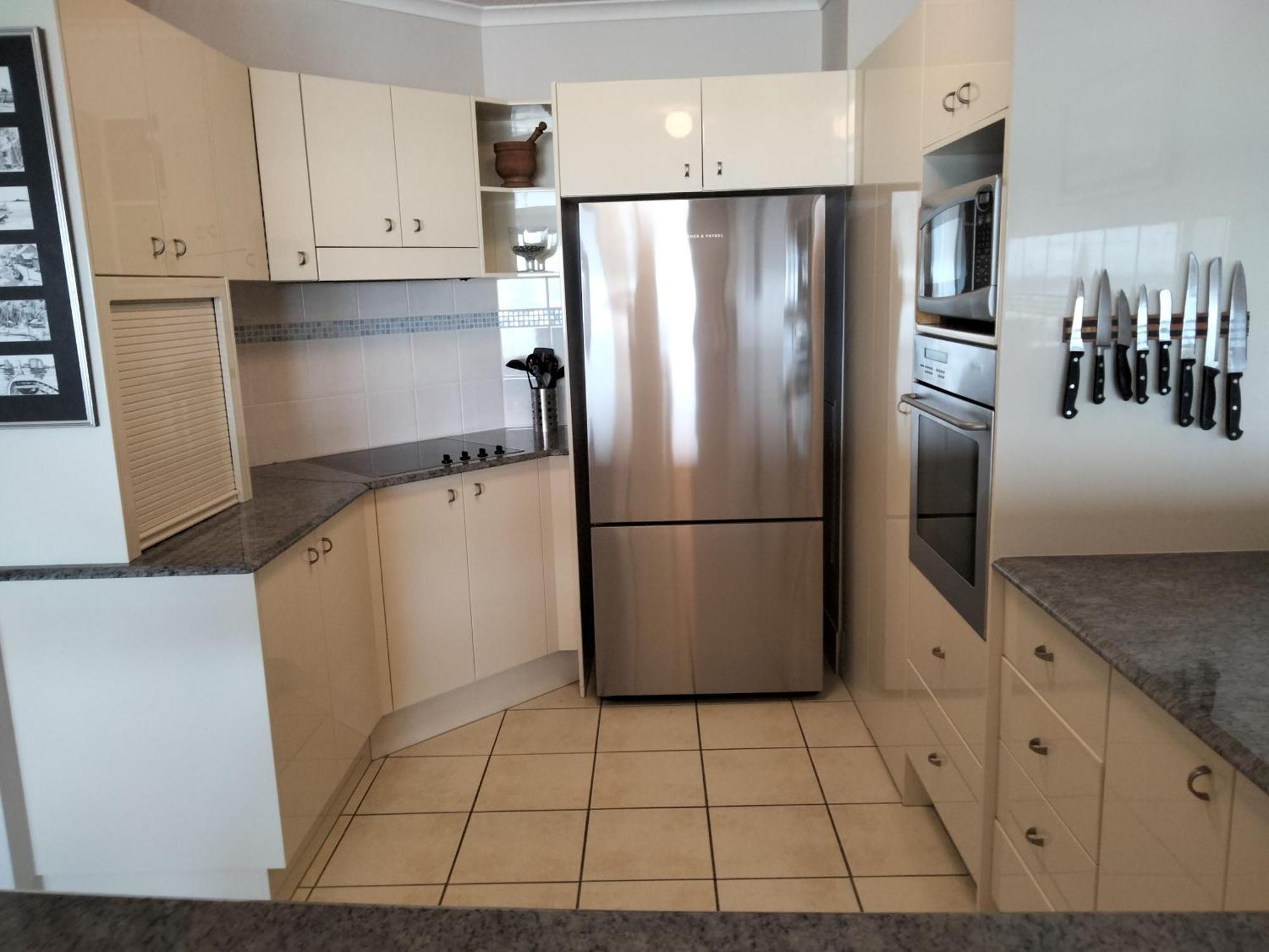 Moorings Beach Resort Caloundra Bagian luar foto