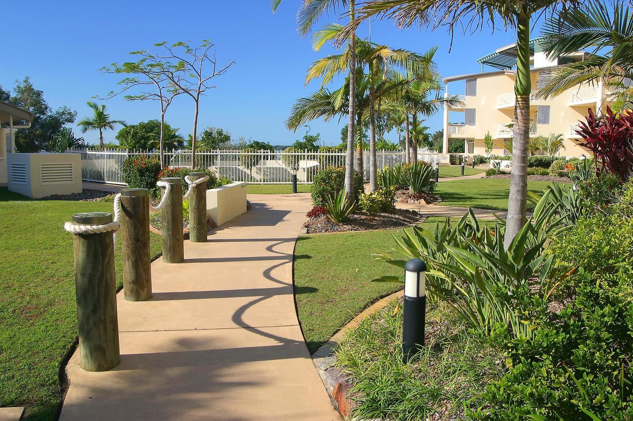 Moorings Beach Resort Caloundra Bagian luar foto