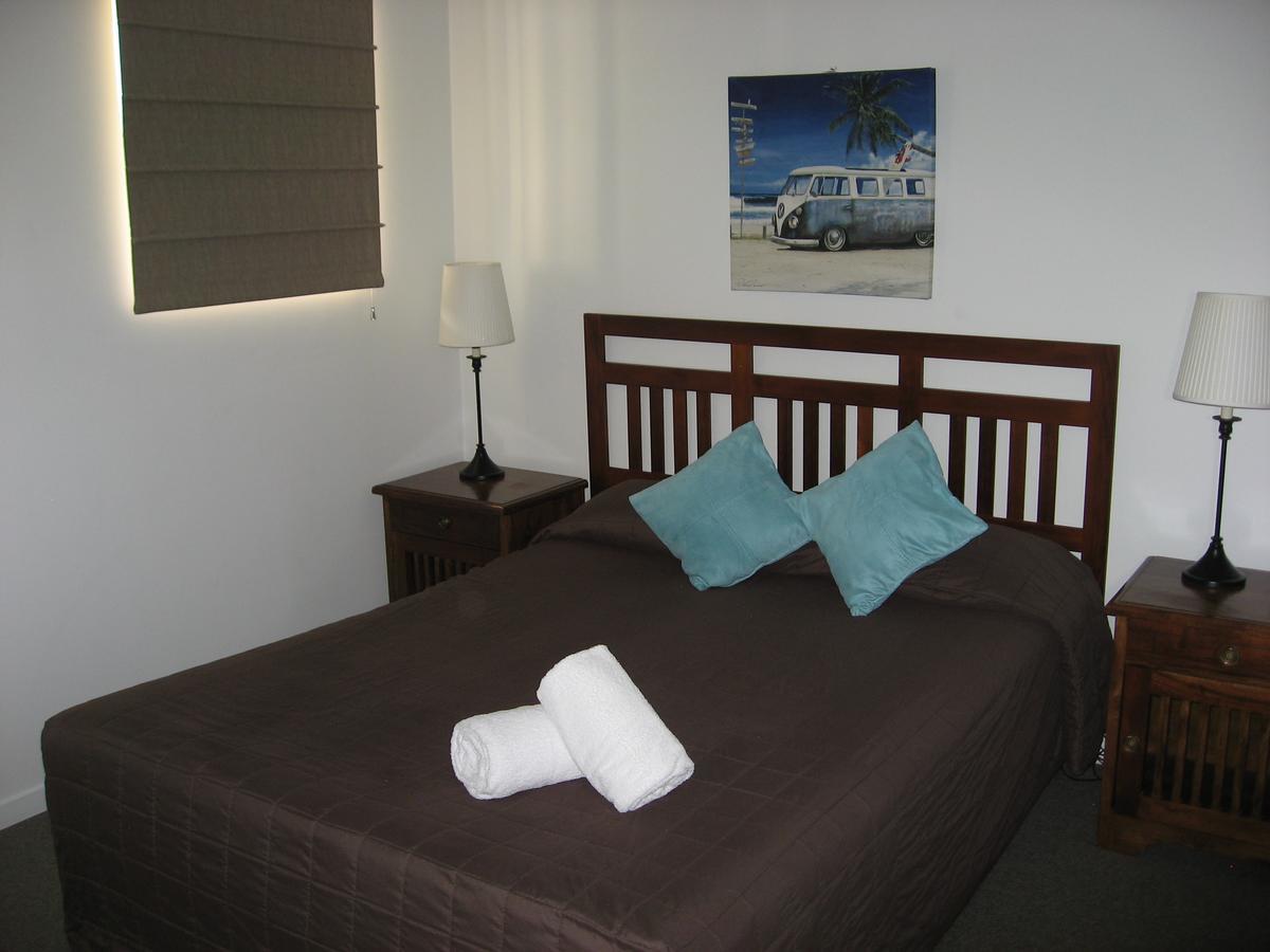 Moorings Beach Resort Caloundra Bagian luar foto
