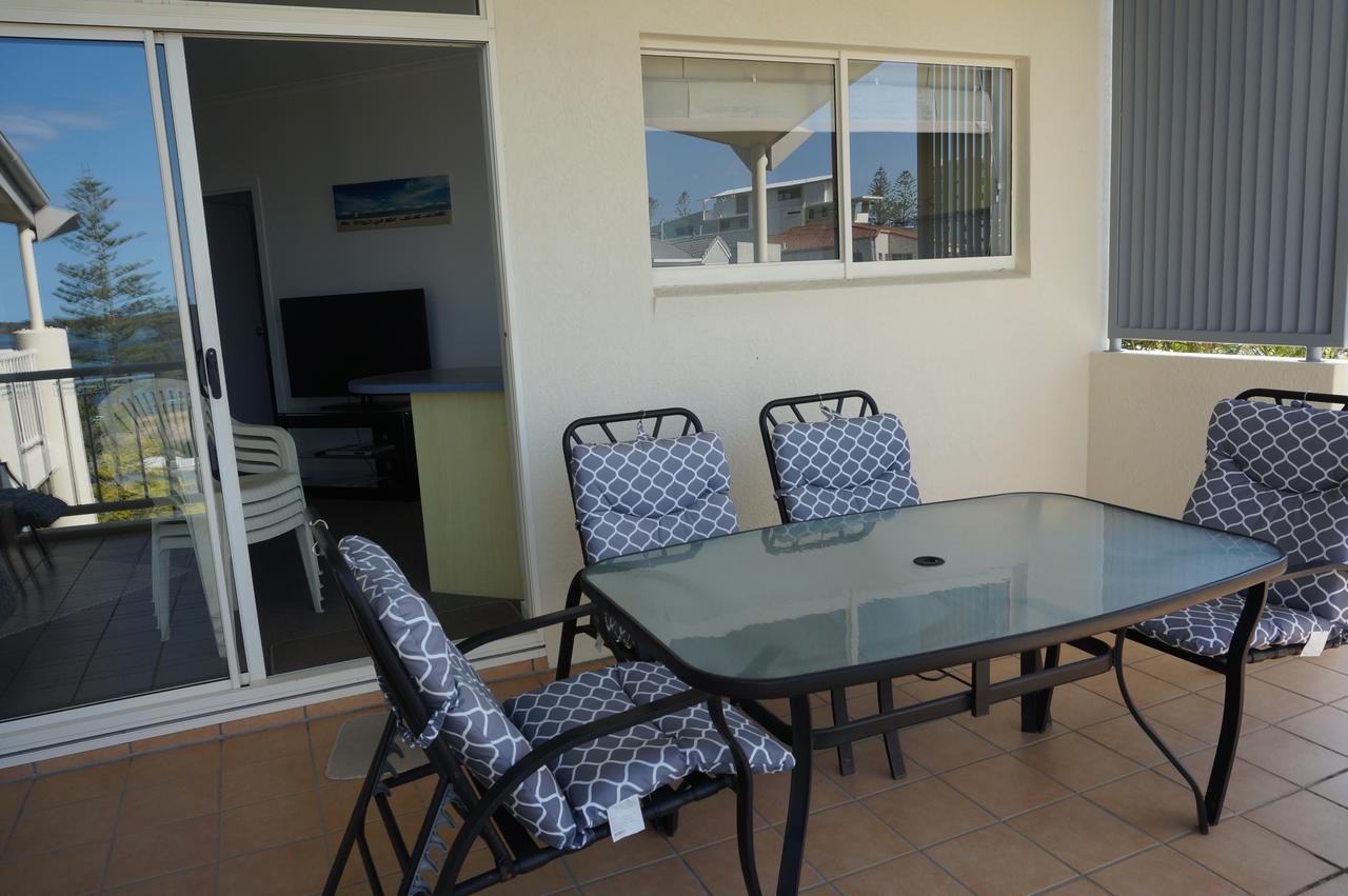 Moorings Beach Resort Caloundra Bagian luar foto