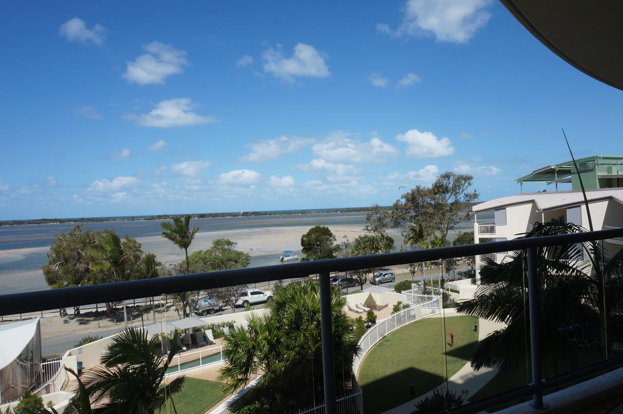 Moorings Beach Resort Caloundra Bagian luar foto