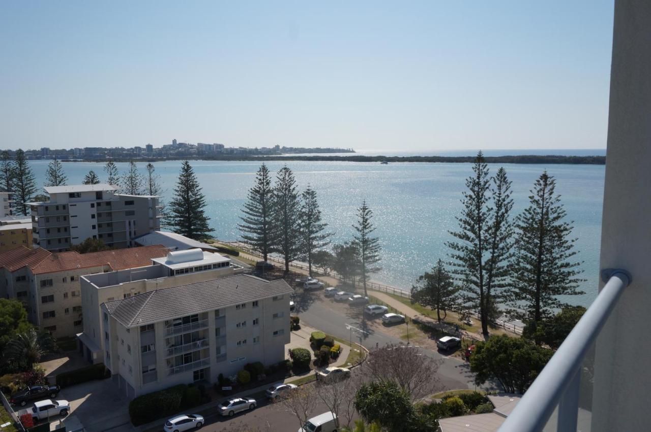 Moorings Beach Resort Caloundra Bagian luar foto
